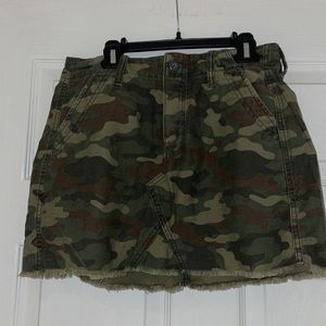 American Eagle Camo mini skirt